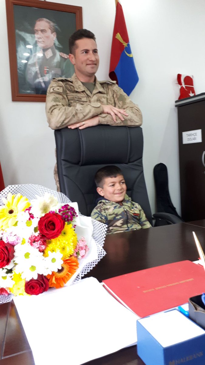 Çakallı İlkokulu öğrencileri 23 Nisan Ulusal Egemenlik ve Çocuk Bayramı Kutlama Programı çerçevesinde Kavak İlçe Jandarma Komutanlığını ziyaret ettiler"Geleceğimizin TSK Mensupları"