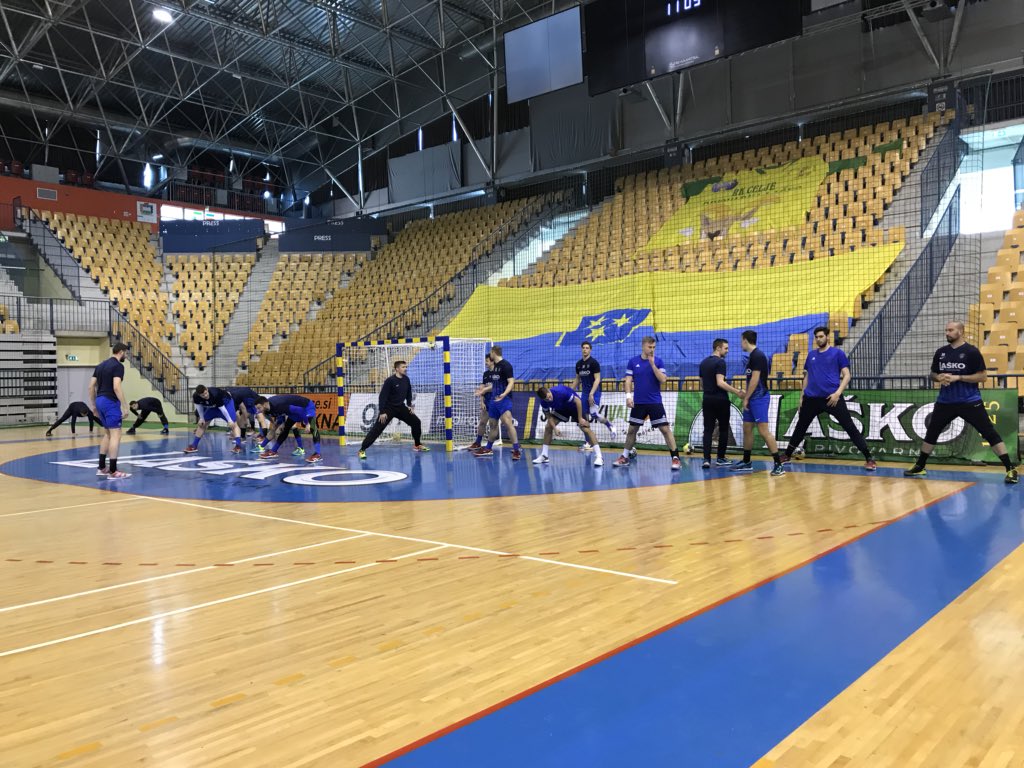 RKCPL's tweet photo. Zadnje priprave na finale Pokala Slovenije 🇸🇮. Gremo po svoj 7. zaporedni naslov. #rkcpl #rokomet #handball #nalegende https://t.co/pRozBE22pU