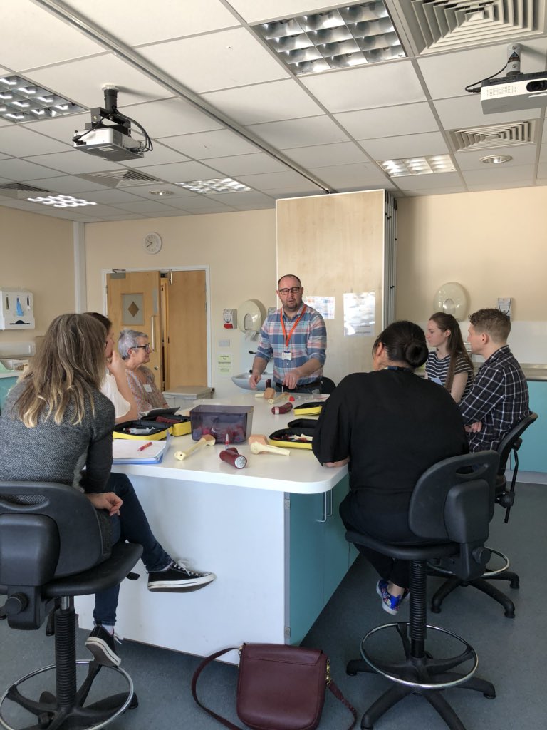 TrawmaWales's tweet photo. #Trauma #team #skills #training today #YGC https://t.co/0w5kSgGnbz