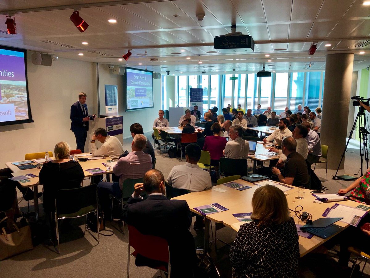 Brilliant event this morning discussing #SmartCities. Lots of great #ConnectedCities leaders in the room discussing how we can serve our #citizens best with technology!