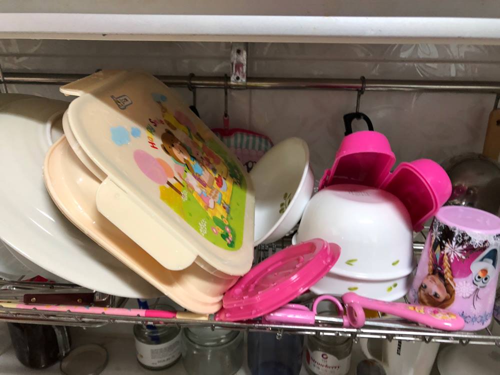 moijamoi's tweet image. [moi #육아빠] 아이 간식 먹는 사이에 아빠는 더 바쁘다

아이가 새로 다니는 유치원에서 하원 하자마자 오늘같이 더운 날은 도시락을 바로 씻고 말리고 아이 간식 주고 30분 정도 땀나게 일해야 합니다.

☞ 자세히보기 omn.kr/r19h
#육아전쟁 #아빠라서행복해요 #딸바보 #육아 #모이