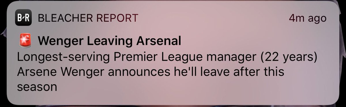 KingYang_8's tweet photo. You see this ludicrous display just now? What is Wenger thinking, leaving @Arsenal this early? 

#ITCrowd #FingAboutArsenal #TrueMoss https://t.co/yljnobVl9y
