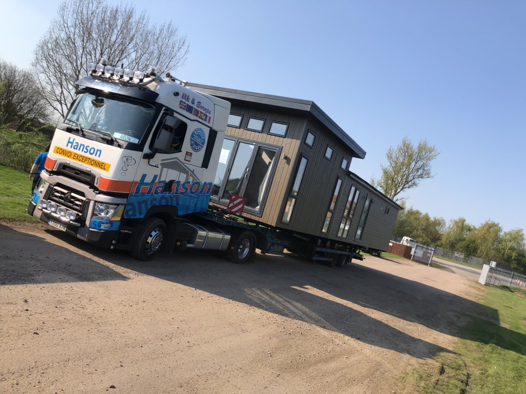 Goddulson's tweet photo. Nice load yesterday to peterborough show ground @hansoncaravans https://t.co/Iew2qLp8LQ