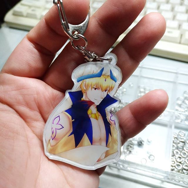 ernn_laties's tweet photo. Nyahahah took one from my stock 😁
#gilcaster #gilgames
#doujima2018 #creatorsuperfest2018 #csf2018 #doujima #FGO #fategrandorder #keychain https://t.co/36kEuIRjQR https://t.co/PNyYFRbSs6