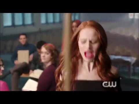 Zamo24r's tweet photo. Queridos guionistas de Riverdale, he estado apunto de enfadarme mucho. #SaveCheryl https://t.co/6N2WzHXIXU