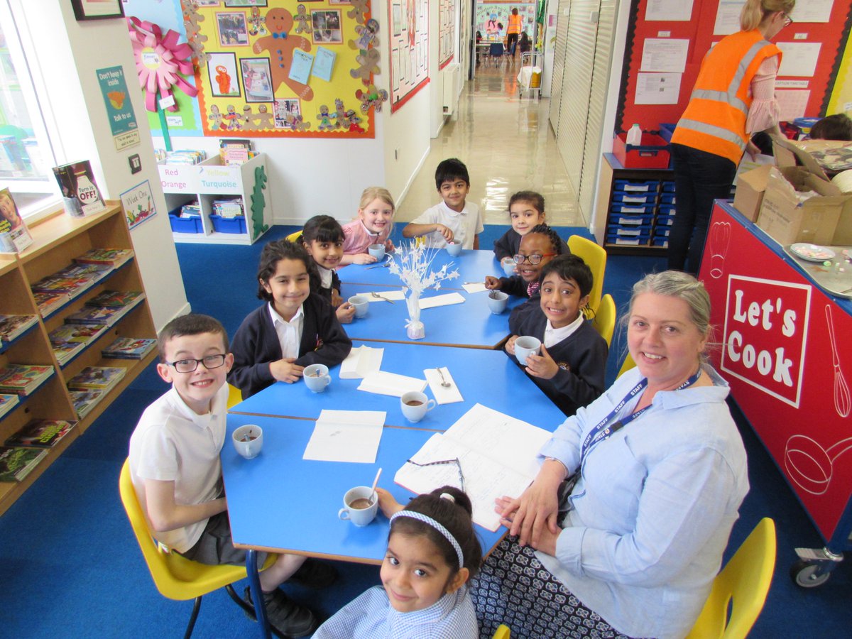 CrossleyFields's tweet photo. This weeks #hotchocolateclub https://t.co/TELRFlOMIM