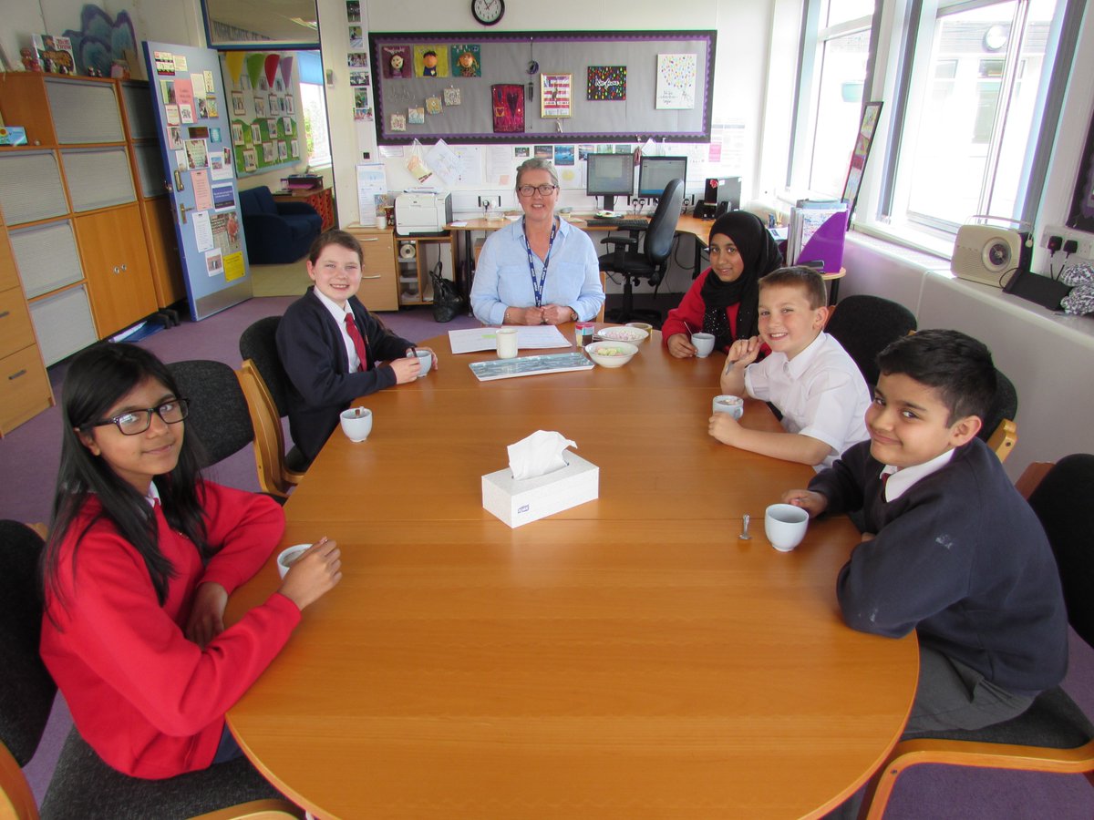 CrossleyFields's tweet photo. This weeks #hotchocolateclub https://t.co/TELRFlOMIM