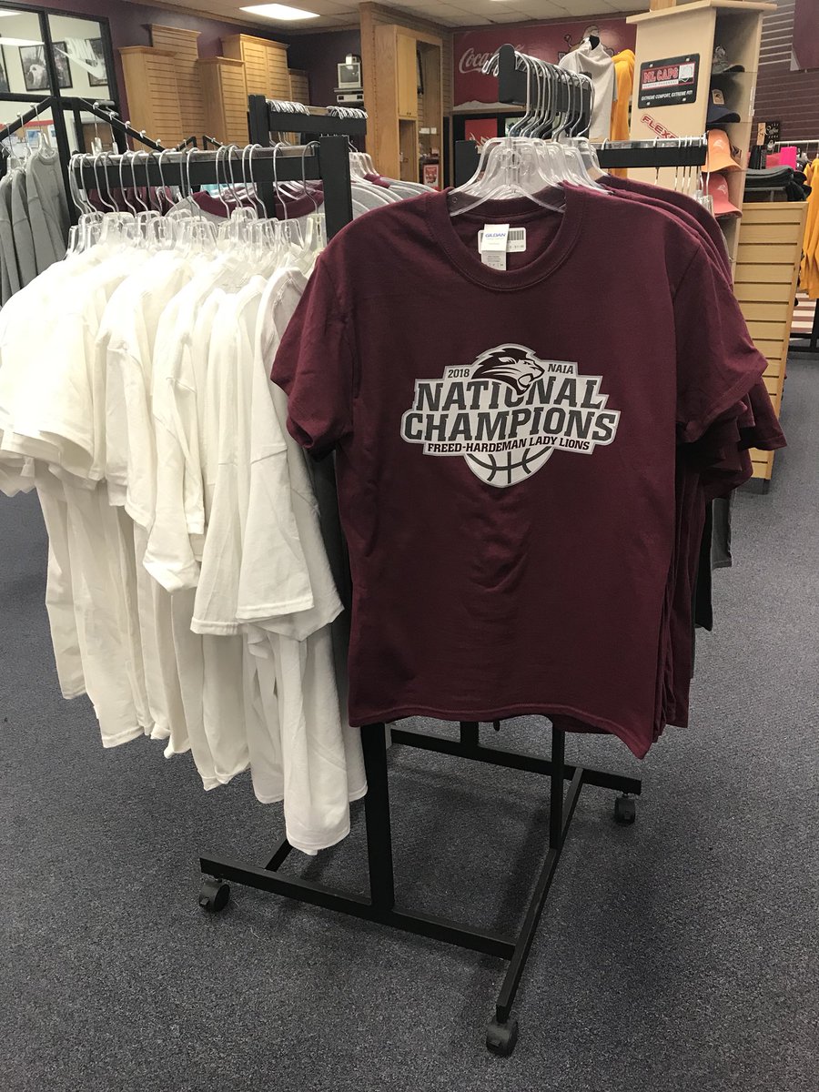 fhubookstore's tweet image. NAIA championship shirts are BACK! 🏀 Get yours online or in store! #FHU 🦁📚
📸: $11.98
fhubookstore.com