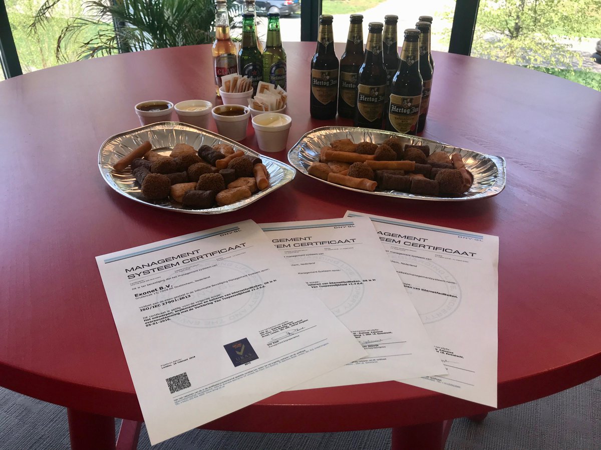 Na een week hard werken tijd voor de vrimibo en alles smaakt nog beter als je weer opnieuw ISO gecertificeerd bent! Proost! 🍻