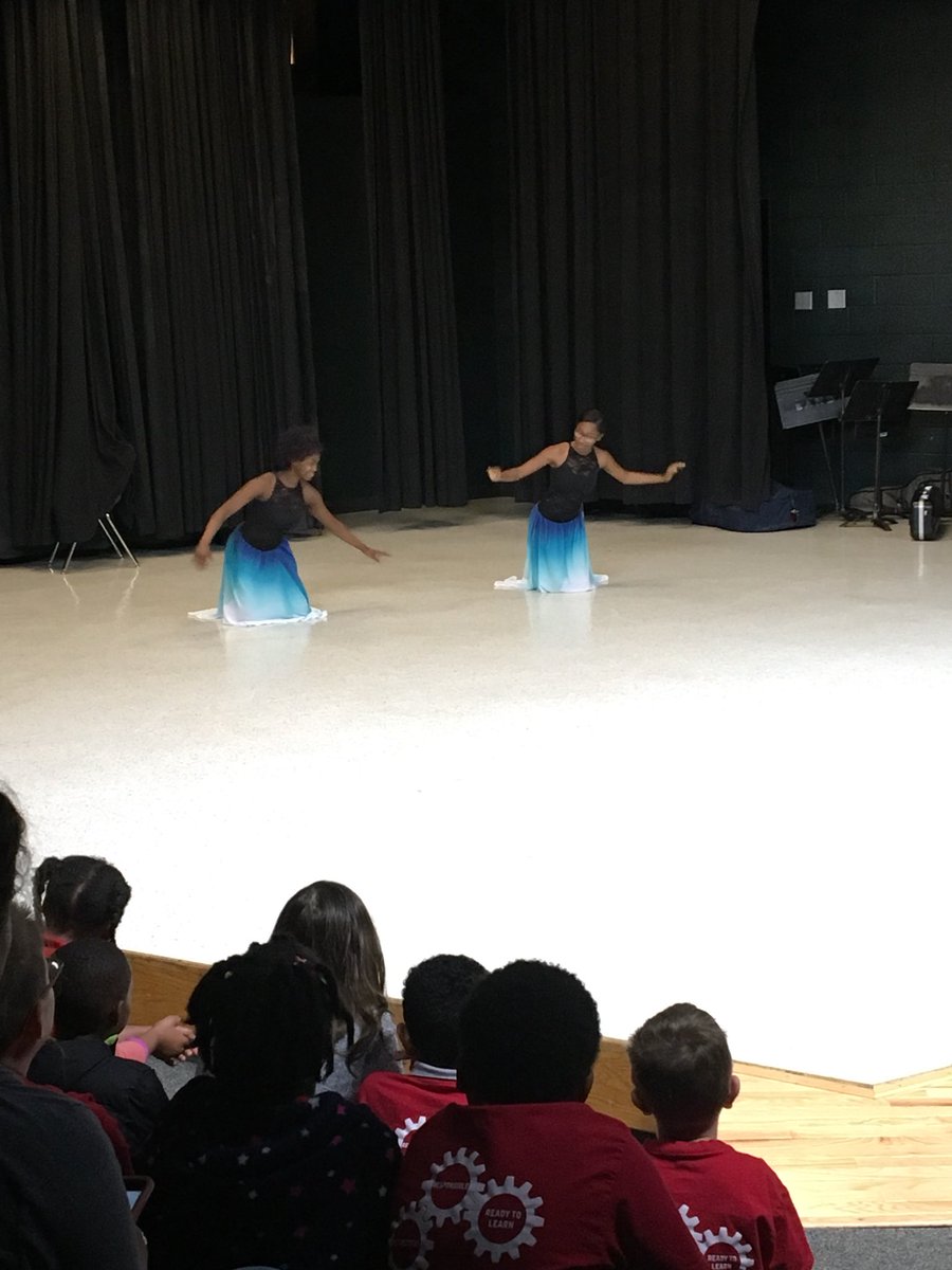 CSimsLES's tweet photo. I have #PrideIn5 b/c @IrmoHigh created original theater and dance scenes to teach our students @LeaphartElem about Earth Day. #IrmoStrong #Discover5 https://t.co/H3VtEmC9BR