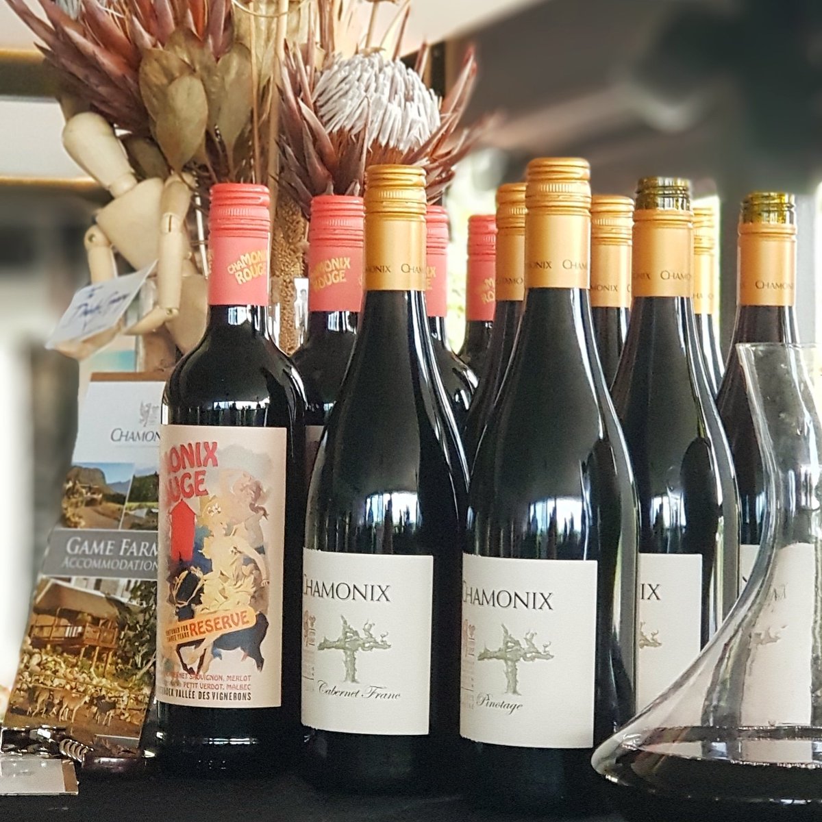 TheDrinksCoJozi's tweet photo. A Devine Line Up Of Reds...🍷🍷🍷
.
Chamonix Rouge Reserve
Cabernet Franc 
Pinotage .
@ChamonixWine @capeeshbrooklyn @fwfest 

#aboutlastnight #chamonix #capeesh #restaurant #wine #vino  #wineoclock  #wino #winelife #finewine #winenot #cheers #thedrinkscojozi https://t.co/YbOo9w0fAR