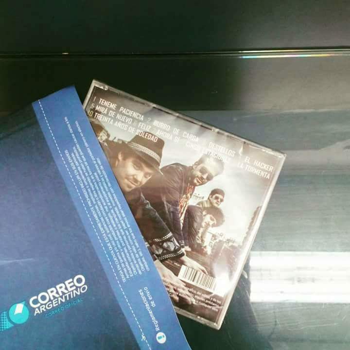 Torino72oficial's tweet photo. Torino '72 en todas partes! 🛫

Tandil, Buenos Aires y Palpalá, Jujuy son algunos de los muchos destinos a los que ya enviamos nuestro primer álbum!

Gracias a todos por elegirnos tan rápido 🤗

#PedíTuDisco #BuenRockAndRoll https://t.co/f74uLXw30x