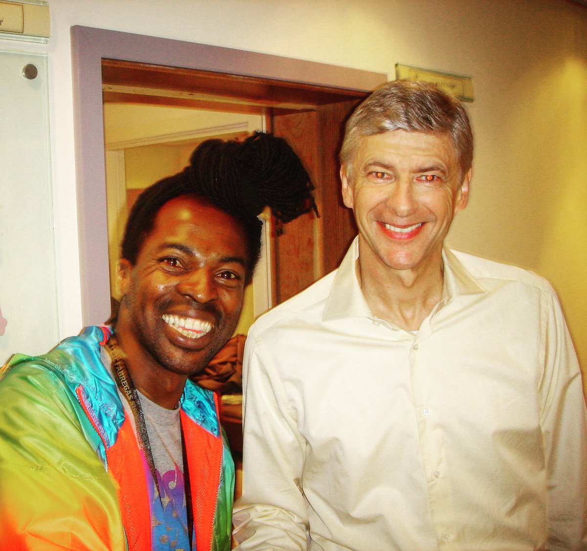 RASKWAME's tweet photo. #WhatATing!
My team @Arsenal announce finally parting ways with #arsenewenger end of this season...
Wishing Monsieur Wenger the best for his future, was a pleasure to meet one time I did shell down oneππ§π #arsenal event, he definitely improved the clubs situation no doubt ππ https://t.co/JucbGkhdfx