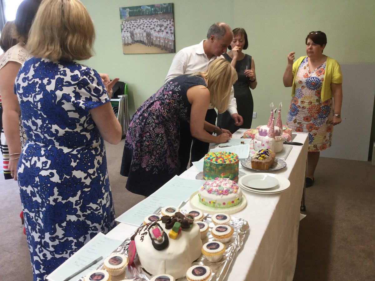 PracticalSkills's tweet photo. Serious deliberation @NorlandCollege bake off for #set39 https://t.co/Xeu0Ibaqgn