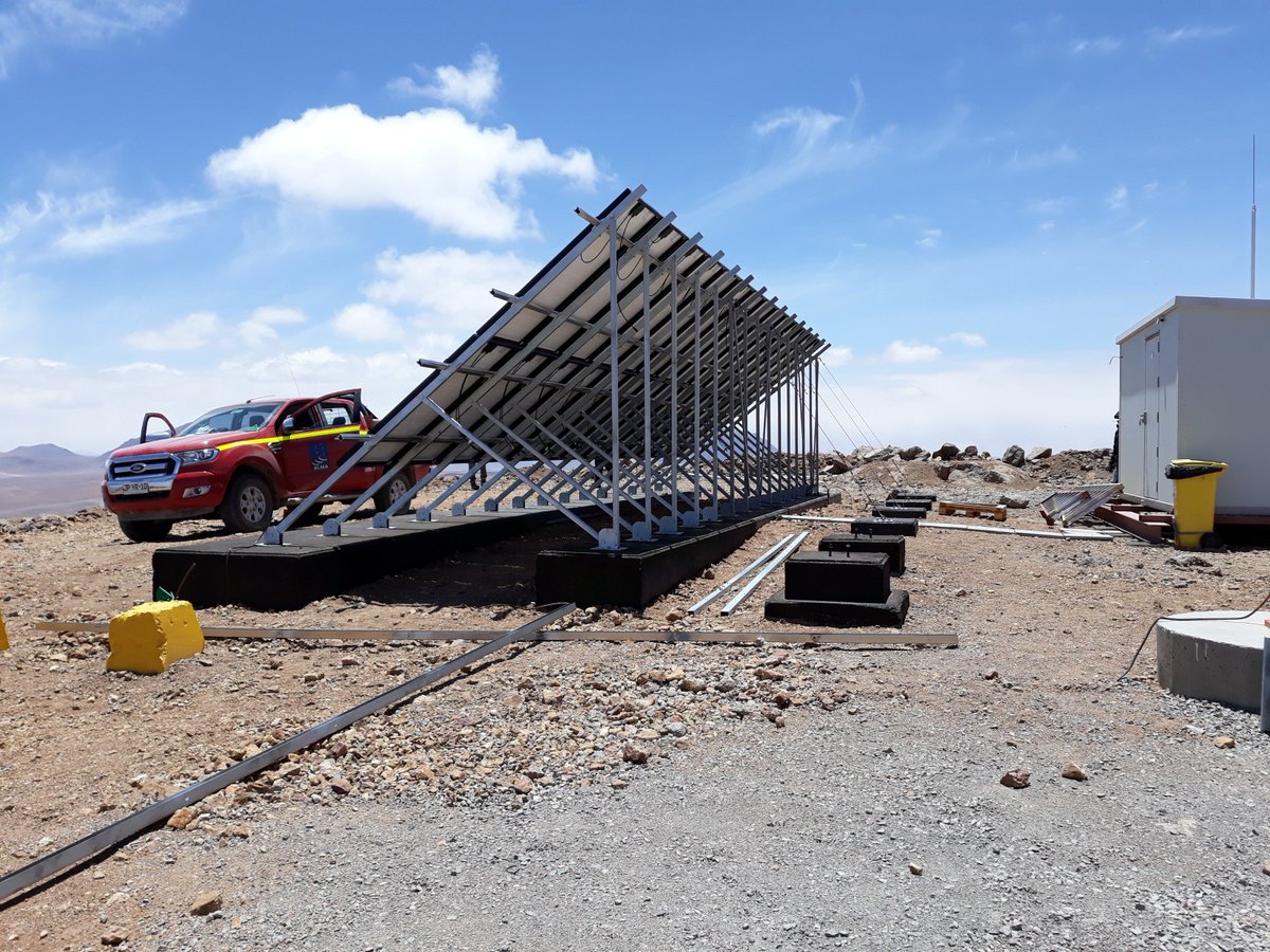 vivest_sa's tweet photo. Con éxito hemos ejecutados la 1era etapa de los dos sistemas híbridos (Solar+Eólico+Almacenamiento) con mayor altitud en el mundo, 5.400msnm y 5.200msnm, para energizar dos sistemas de comunicación, considerandos cómo infraestructura crítica en el observatorio @ALMAObs_esp. https://t.co/KjrtDux730