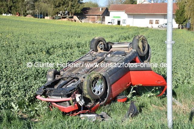 gherkner's tweet photo. Wieder schwerer Verkehrsunfall im Landkreis Erding; #Erding.#Unfall,#Feuerwehr, #einsatzfotos-online, https://t.co/qdyV76kdmK https://t.co/uWM3BSIfsb