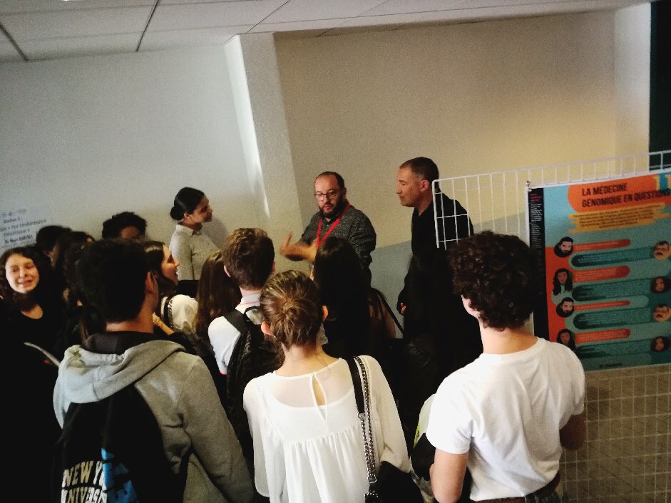 3 classes du lycée Laetitia à Ajaccio accueillent plusieurs chercheurs pour l’Inserm Festival en ce moment. 

A 18h00 une conférence présentée par le Marc BARTOLI sur la Génétique est au programme. 

#INSERMFESTIVAL #CORSE #UNIVCORSICA