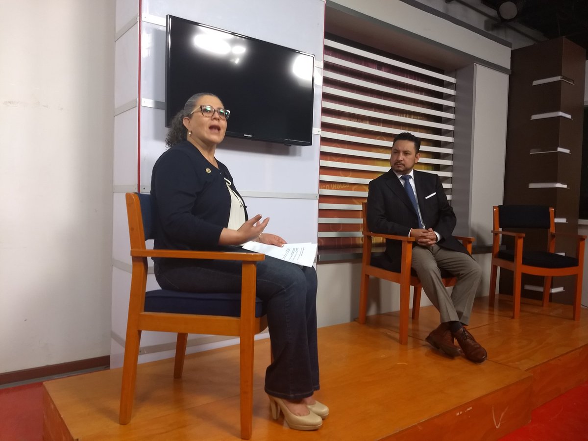 MichelQuiroz's tweet image. #DiálogoConUniversitarios en @IUFIM recibiendo a liderazgos políticos de morena, PRI y PAN-PRD-MC. Gracias a Miroslava, Gaby y Juan Rodolfo en el primer panel. #LIEC #Imagen