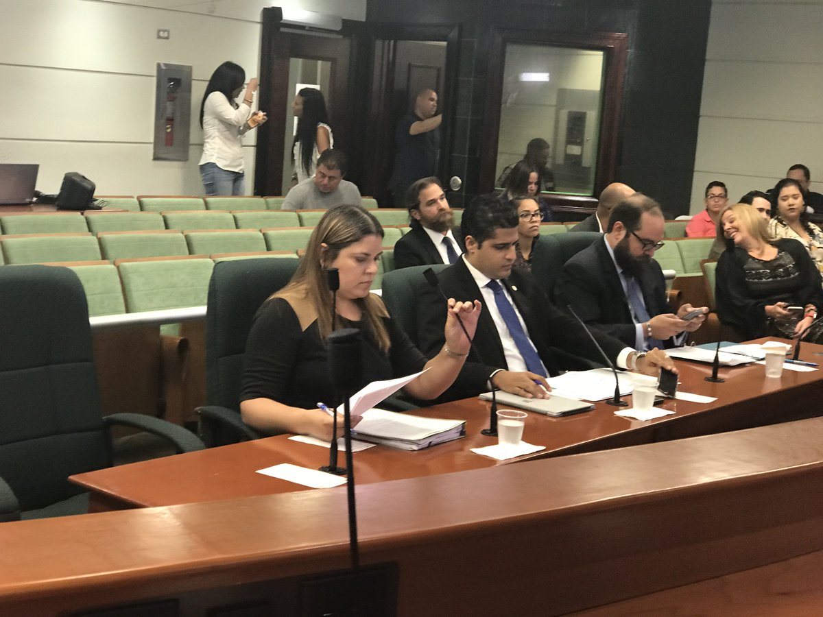 JuntaRelTrabajo's tweet photo. La presidenta interina, Lcda. Norma Méndez Silvagnoli, discutiendo la posición de la Junta sobre el P de la C 1404, para implementar el Plan de Reorganización del Dpto. del Trabajo https://t.co/vTSGDEUAyK