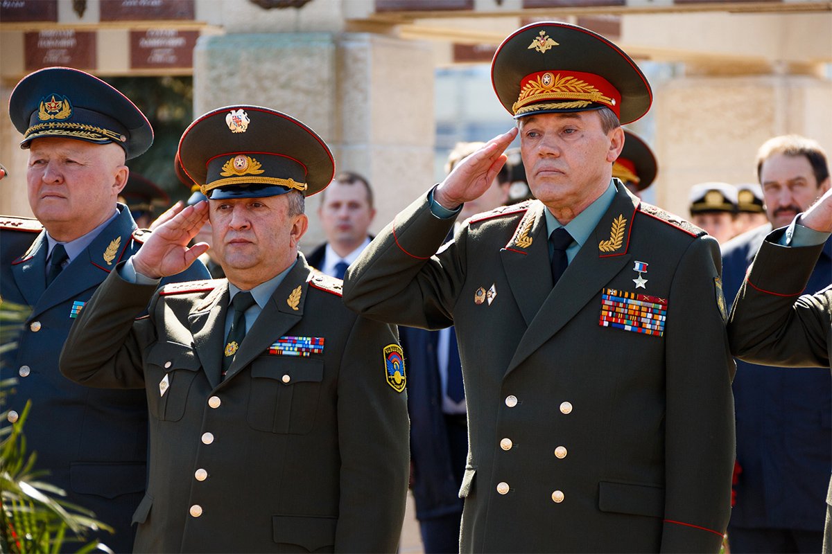 Армейский генерал. Генерал армии Герасимов в парадной форме.