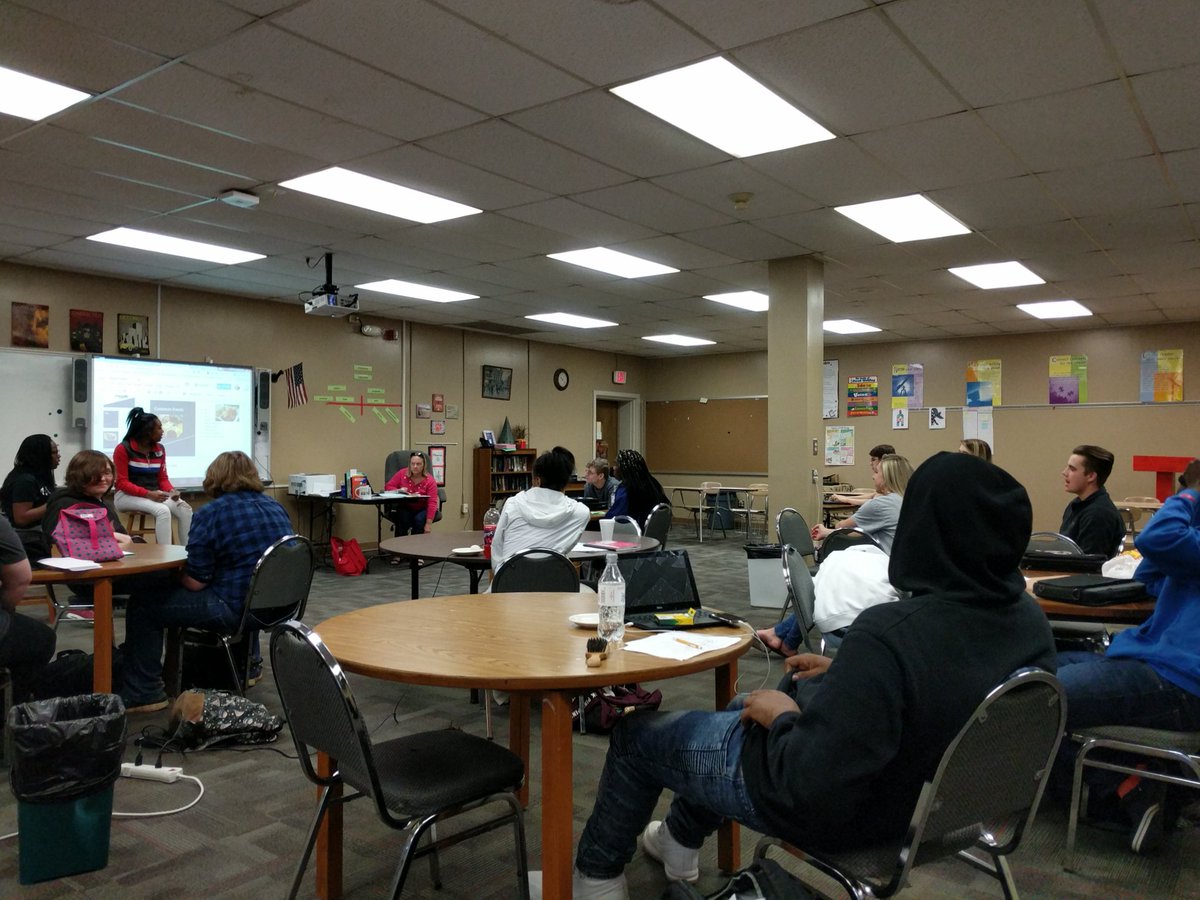 a5careercampus's tweet photo. Poetry Cafe with Brenda Carter's English class. Artists like Langston Hughes, Jacob Morris, cultural research as well as original creations all performed by @AndersonFive students. Awesome lesson and interactions between students! #a5instruction #vision5 https://t.co/eyVnU06fGY