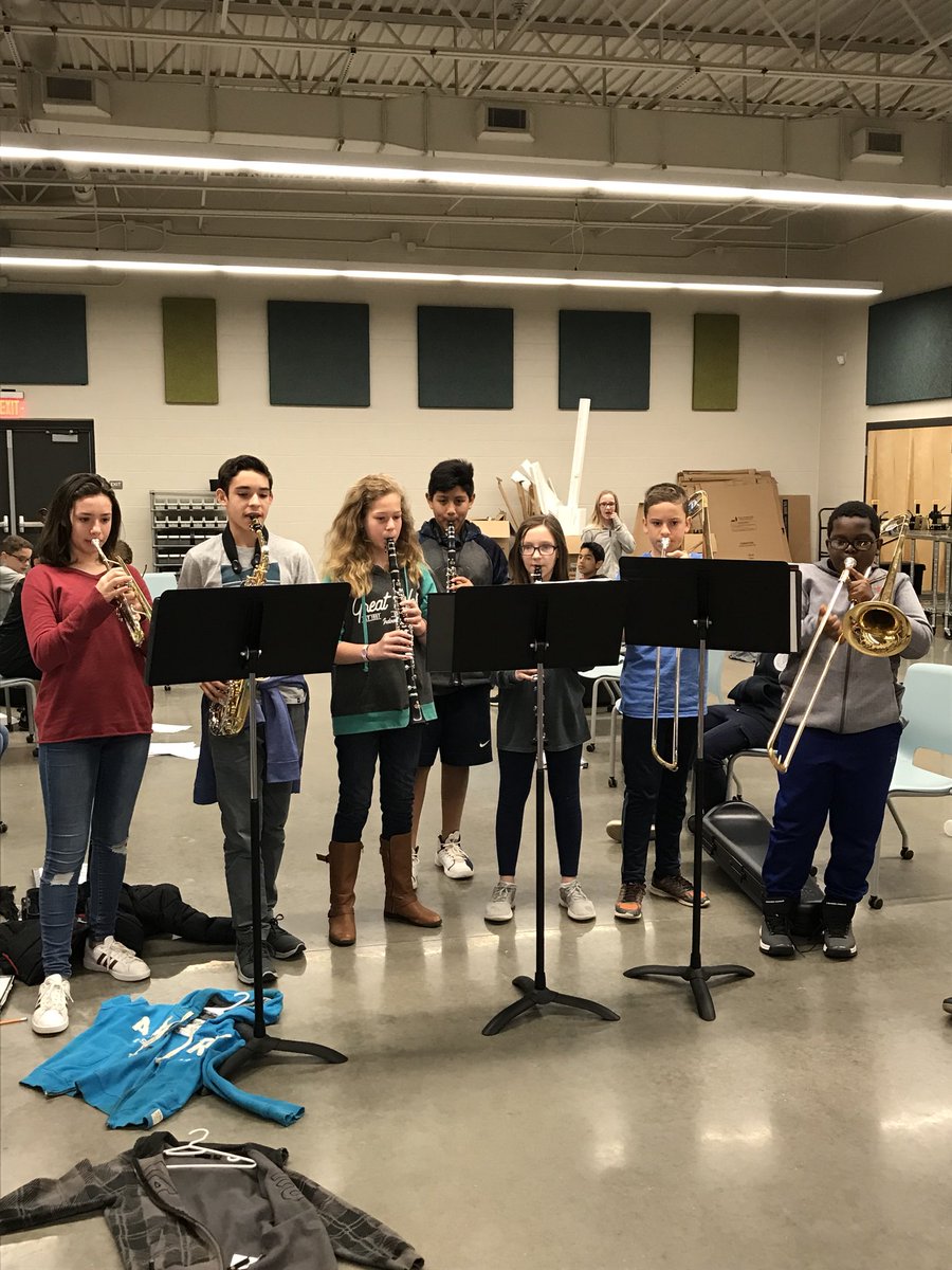 mrscarteesclass's tweet photo. Mrs. Mears is bringing her music passion into the learning context and the kids are loving it! #CMSSPICE https://t.co/IKL4Z8Ed0n