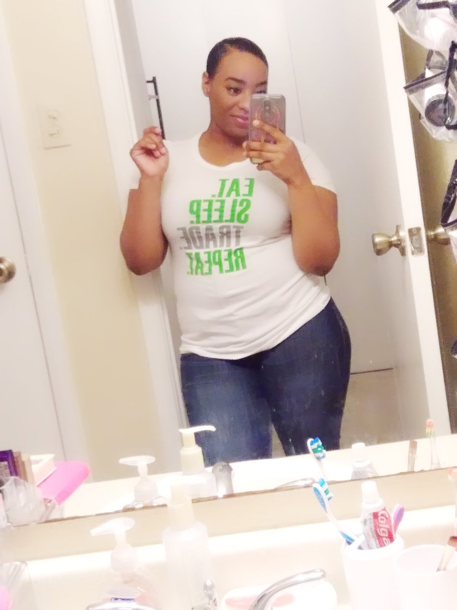 ComplicateDove's tweet photo. When you love what you do Its not a job but a lifestyle!! @FineWomenFriday #FineWomenFriday #FinerFriday #MaryKay #ForexTrader #TeamPhreeze #TradeLife #EatSleepTrade π±πΈπΉπ°π·πΆπ΄π΄ https://t.co/fnuxnacPF4