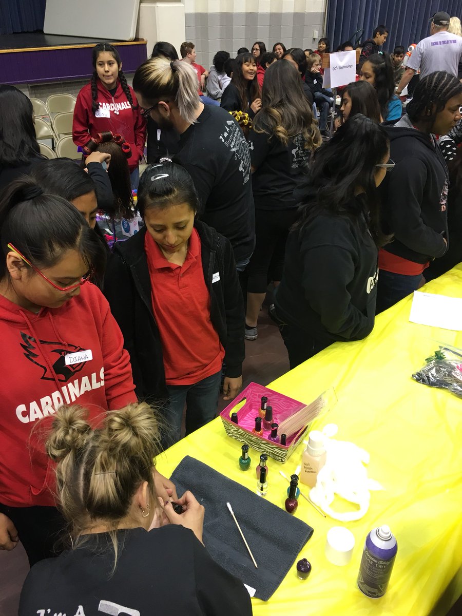 LeroyJethroK's tweet photo. Cosmetology Presentation #CCAD18 https://t.co/q9ffaaf6YG