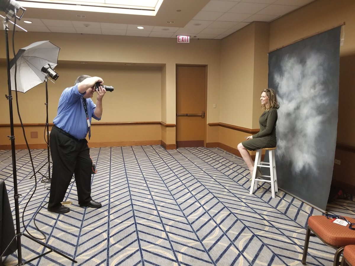 r_omansky's tweet photo. @ErinEatough got her head shot taken, have you?? Head to the Ohio Room today! #siop18 #IOPsych #sioptweets https://t.co/kkNgEO3X4b