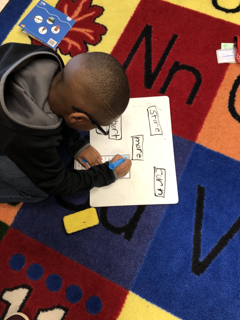 MissRobertson01's tweet photo. Fun Friday phonics rotations! 🤩 @MrZablocki1 @JBender_BCPS https://t.co/CFtpCq031M