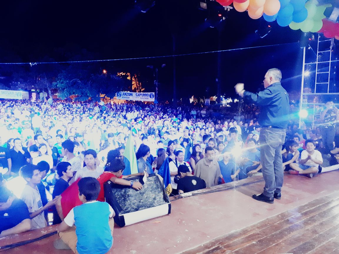 BlasBarrios's tweet photo. Anoche se realizo el cierre de campaña multitudinaria en San Ignacio Misiones con #AsaGOBERNADOR #CapurroDIPUTADO #Lista5 @FSilvaFacetti @blaslanzoni #Lista2 #PLRA @InfoAzulPy https://t.co/0aqqOgEWMF
