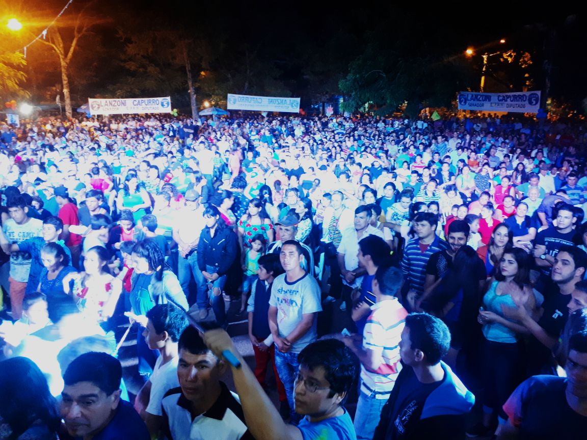 BlasBarrios's tweet photo. Anoche se realizo el cierre de campaña multitudinaria en San Ignacio Misiones con #AsaGOBERNADOR #CapurroDIPUTADO #Lista5 @FSilvaFacetti @blaslanzoni #Lista2 #PLRA @InfoAzulPy https://t.co/0aqqOgEWMF