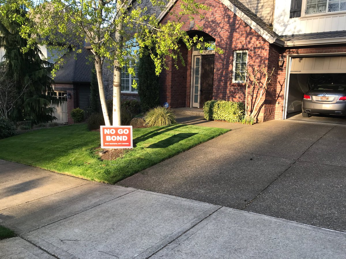 DavidBakerWL's tweet photo. It is going to take a team effort to defeat this bond. Placing a sign in your yard will help alert your neighbors that there is a vote soon and that it is important to learn more about Measure 3-527 and vote accordingly. Contact me to get a sign. Let’s do this #westlinn! https://t.co/6gB5L96Uuf