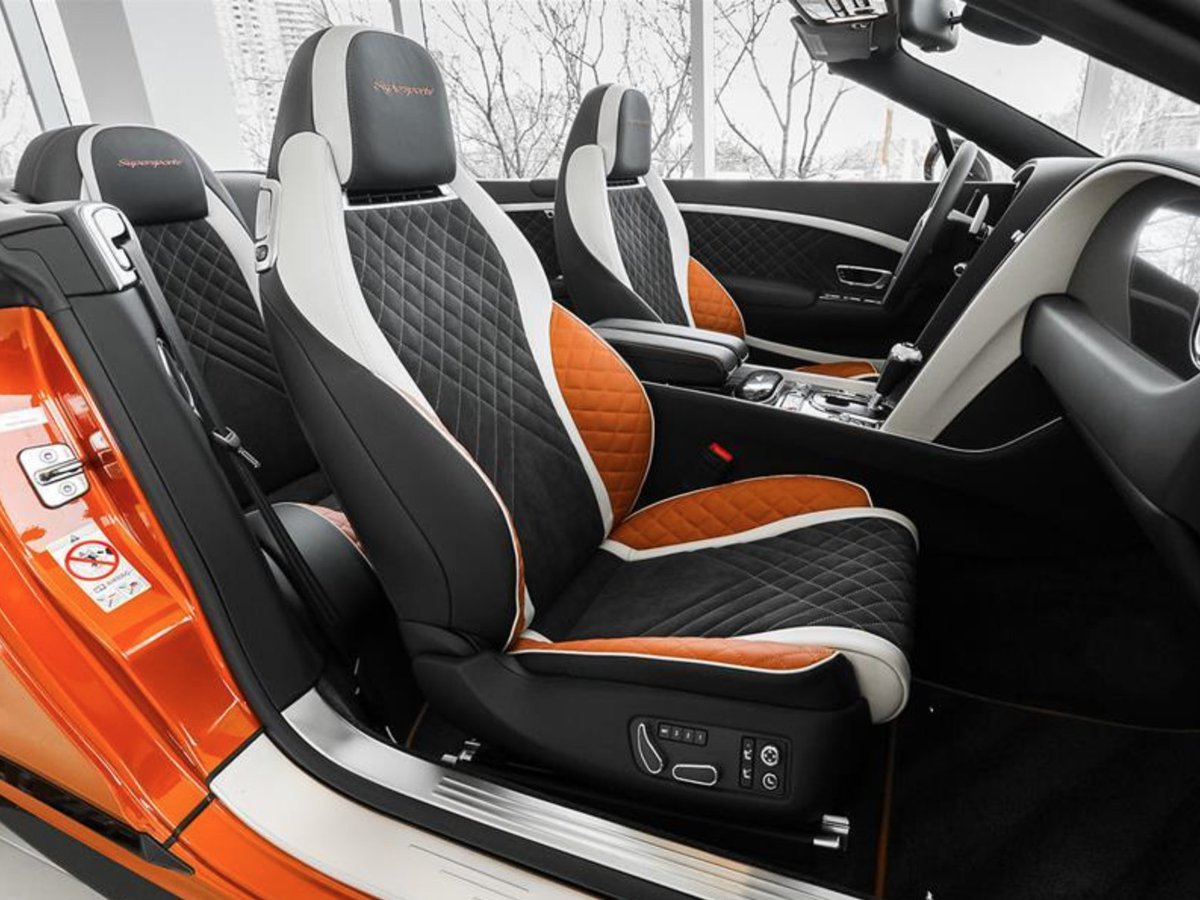The tri-tone upholstery offered on the Supersports is a first in this model’s history.

Learn more: ow.ly/e83w30jni3P 
#Bentley #Continental #Supersports
Photo: Marc Esteves