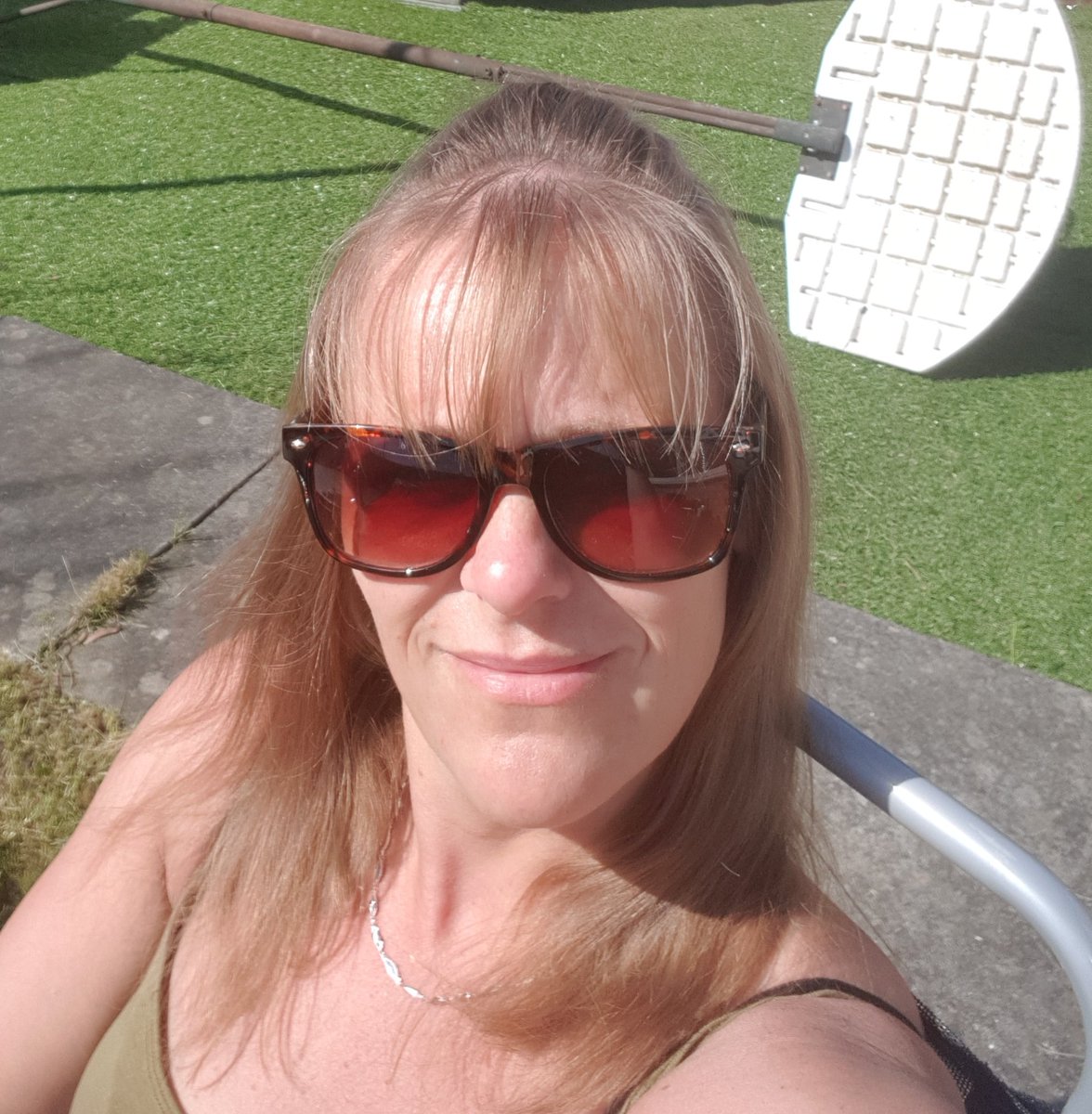 Chilling before we set off to Whitby #girlsweekendofmadness