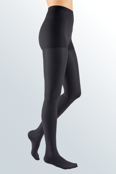 mediUKLtd's tweet photo. Our round knit made-to-measure hosiery is now on prescription! https://t.co/7jlq1phCO3 #lymphoedema #colours #compresswithconfidence https://t.co/YPQ5luIWx1