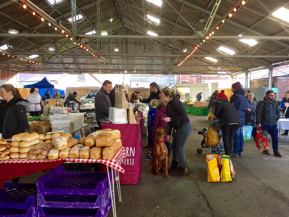 ReadingFarmMkt's tweet image. Come down to @ReadingFarmMkt this Saturday for a wealth of gorgeous local food and drink. We’re at the old cattle market from 8.30am-12pm. Follow the link for the full line-up: goo.gl/Hn96gH #shoplocal #artisan #farmersmarket #rdguk #sustainable #ethical #EarthDay2018