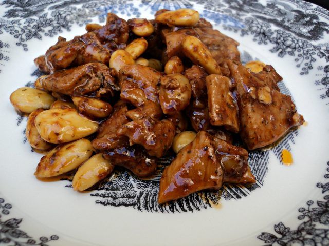 Pues menuda pinta tiene esta #receta de Pollo con almendras de Olor a hierbabuena... ow.ly/DXUM30jyxco vía <a href="/thermo2/">Thermo</a>  
¡Y a disfrutar del finde! #aove #aceite de oliva