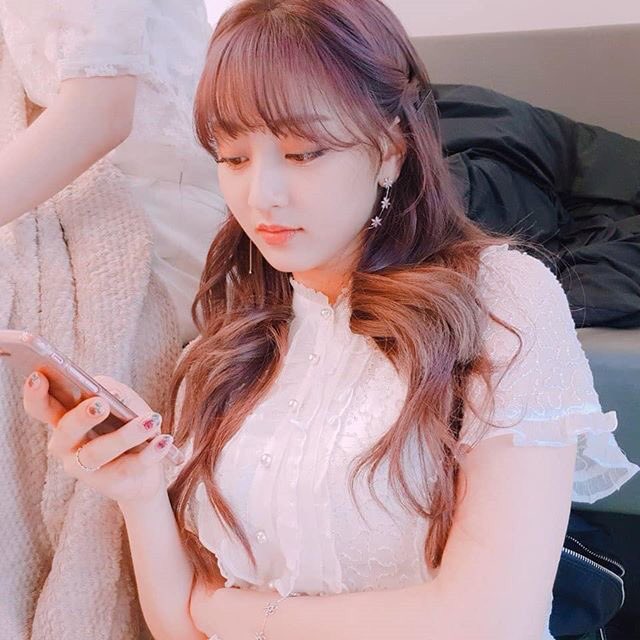 TWICE_GLOBAL's tweet photo. [PICS] 🔹 IG 🔹 180420 #TWICETAGRAM Update #TWICE #트와이스 https://t.co/nrClR6Cxlw