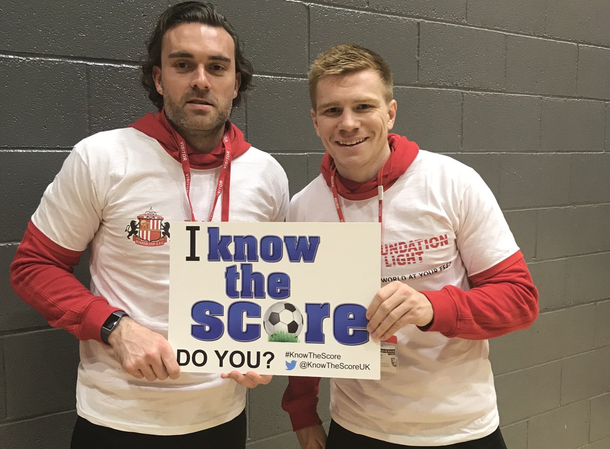 KnowTheScoreUK's tweet image. Delighted to see @SunderlandAFC  players Duncan Whatmore and Lee Camp showing their support for #KnowTheScore!

We&apos;re bringing the football family together this April to raise awareness of bowel cancer signs and symptoms. #KnowTheScore