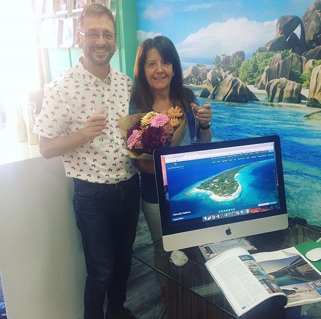 PureDestination's tweet image. Another happy morning in our #SuttonColdfield store, with a big reveal for Pamela, we have just told her she's honeymooning in Kuramathi and her husband to be, Michael has booked it as a surprise 💕✈️ 😍 #HoneymoonGoals 

Learn more about Kuramathi: goo.gl/Rre9wT