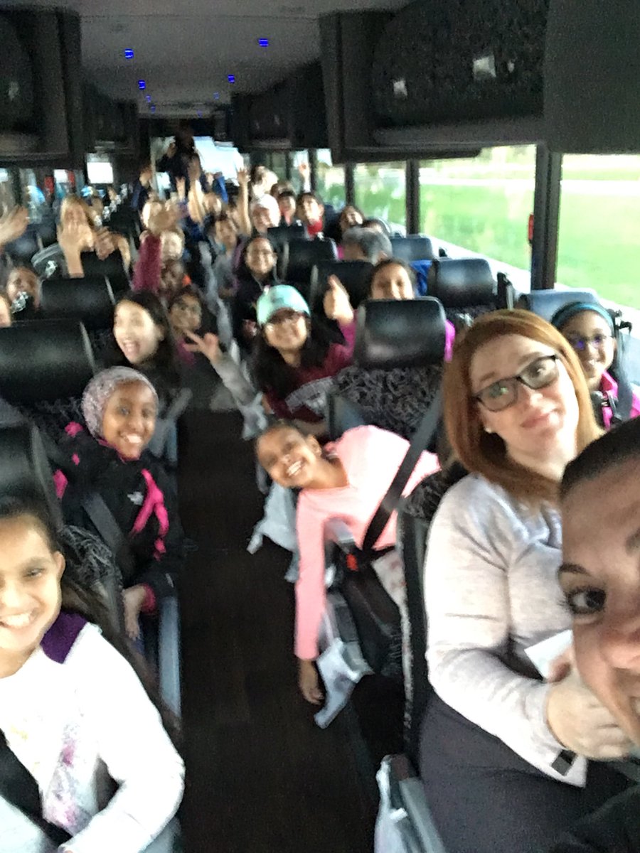 msdavispnb's tweet photo. And we’re off!! @PThiessen_LCPS https://t.co/TPY943ruIZ