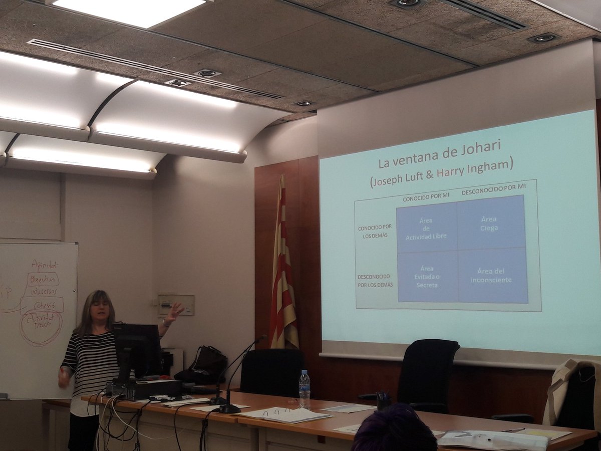 modelSCAP's tweet photo. La Dra. M Mar Duran de la #UAB parlant de la dimensió d'Equip del #ModelSCAP en la darrera sessió de formació dels referents d'orientació dels CRP #FORMACIÓ_CRP  @modelSCAP https://t.co/TmESZaFtLy