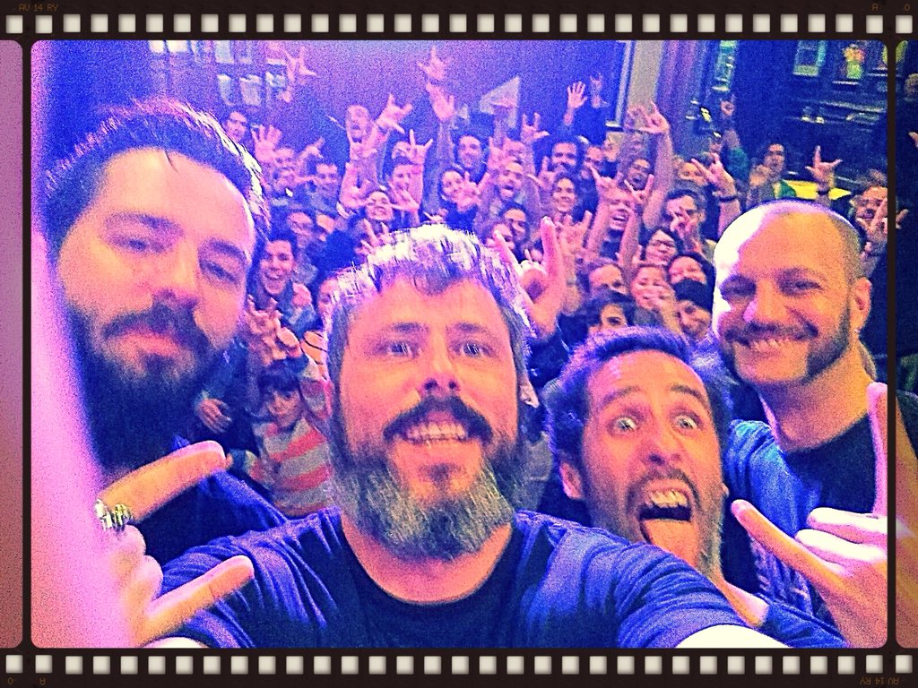 CuttingCubeRock's tweet photo. Muchas gracias a tod@s por arroparnos en el concierto de anoche en el Hard Rock Cafe, nos vemos muy prontoooo!!! 🎸🎸🤘🤘#RutaSzigetFestival @SzigetOficialES @HardRockMadrid https://t.co/I716nCdXS8