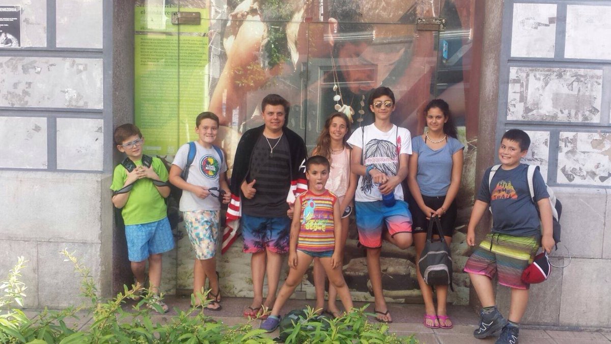 aspanovas's tweet photo. ¡Que no se te pasen estas fechas! Del 1 al 15 de julio lo/as niño/as y adolescentes entre 6 y 18 años tienen una cita en @Sastarrain Baserri Eskola como cada año en los Campamentos de Verano de Aspanovas. Os dejamos una fotito del año pasado para ir abriendo boca...¡Qué ganitas! https://t.co/kLoQDCRb6d