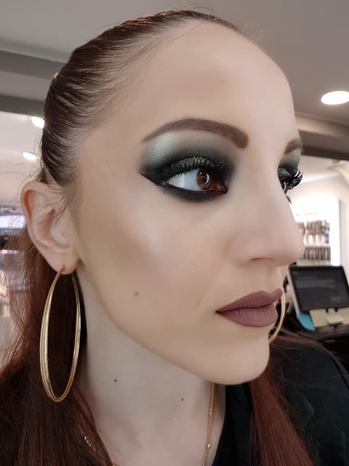 itstyleroanne's tweet photo. Pour un Make Up Smokey 💄 (maquillage charbonneux de soirée ) comme Sylvie. ➡RdV dans votre boutique itStyle.
#itStylemakeup https://t.co/BNpvsaQapq