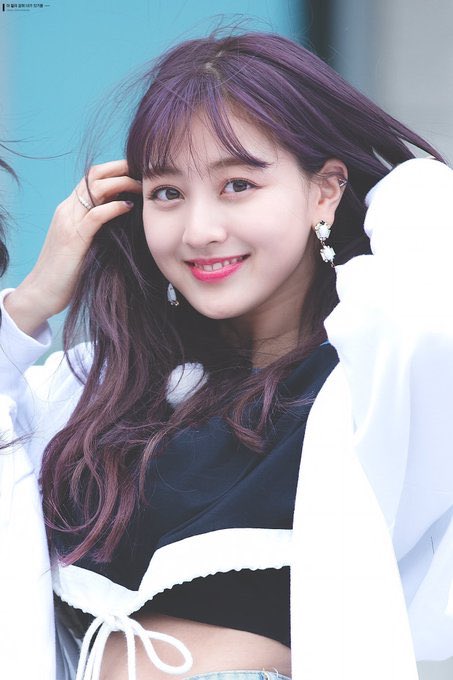 みー Twitterissa 紫の髪好きすぎる 好きすぎて去年は一時期紫にしてたけど 今グレージュだもんなー また紫にしようかな まぁ染めたところでこんな可愛く綺麗にはなれないんですけどね Once皆さんはtwiceのどんな髪色が好きですか Twice Onceスルー禁止