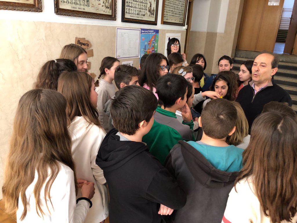colegio_lsf's tweet photo. Sexto visita @LaSalleGranVia para conocer Secundaria, sus clases, sus profesores, las instalaciones... ¡cuantas ganas tienen de pasar! #FEFMONT #compromiso https://t.co/bEVa3XfzTa