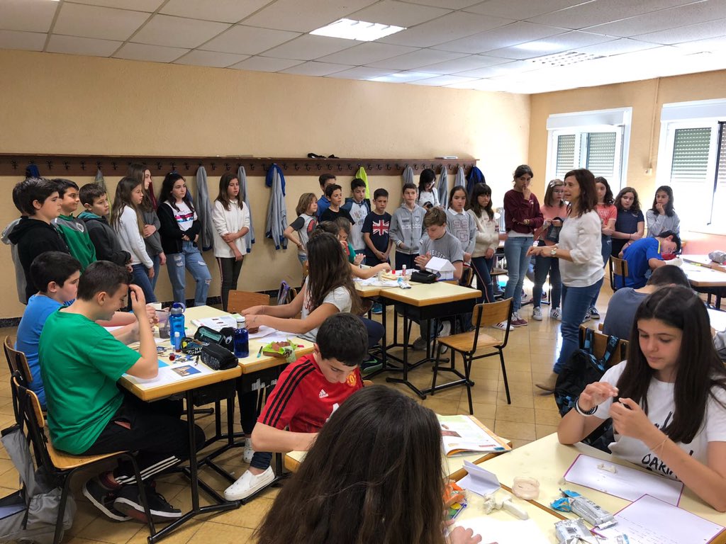 colegio_lsf's tweet photo. Sexto visita @LaSalleGranVia para conocer Secundaria, sus clases, sus profesores, las instalaciones... ¡cuantas ganas tienen de pasar! #FEFMONT #compromiso https://t.co/bEVa3XfzTa