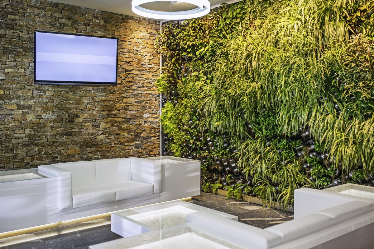 Becky_701's tweet photo. Does office design impact your mood/productivity? https://t.co/0E9OkgEMzV The sun outside definitely impacts mine! #mood #officedesign #FridayFeeling https://t.co/IMdK8nkwOk